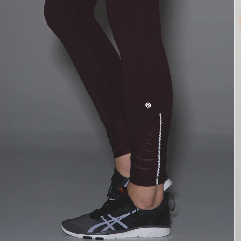 Lululemon $98 Pace Queen Tight *Full On Luxtreme Bordeaux Drama / Raspberry Sz 6